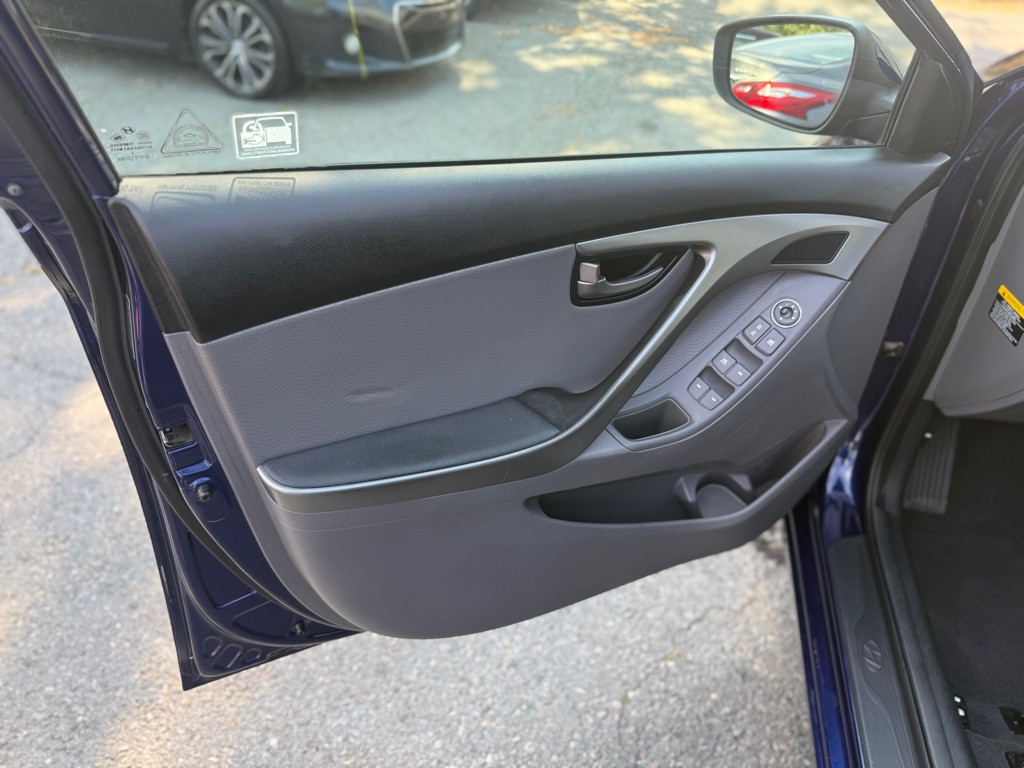 2011 Hyundai Elantra Image 10