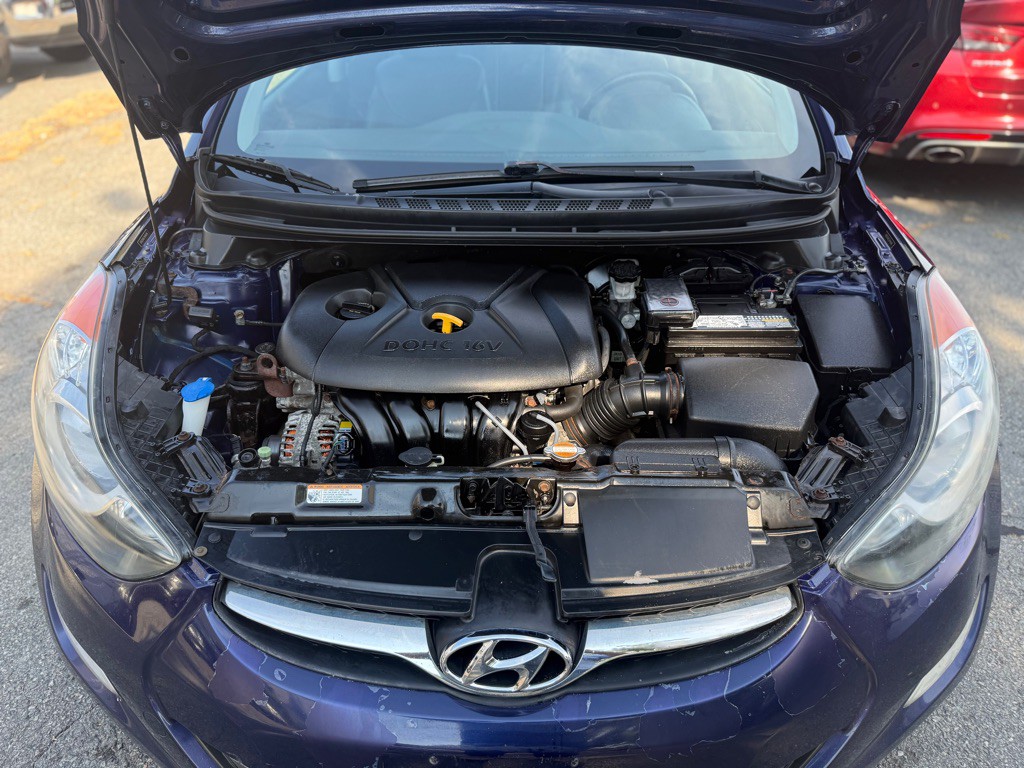 2011 Hyundai Elantra Image 16