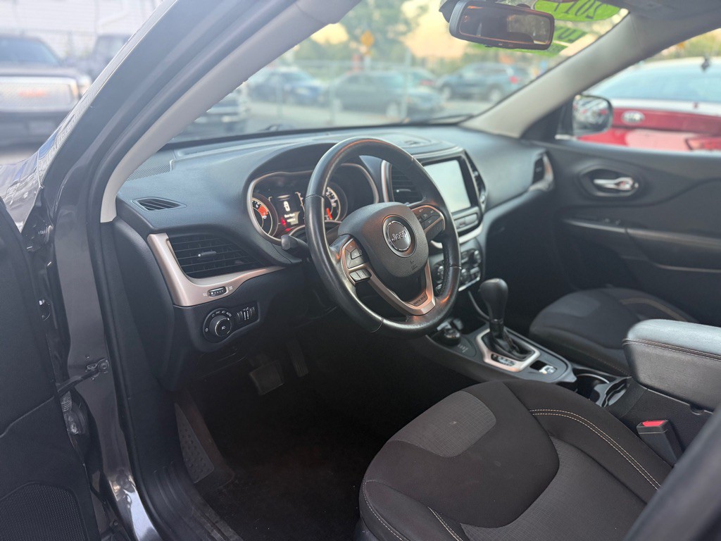 2017 Jeep Cherokee Image 5