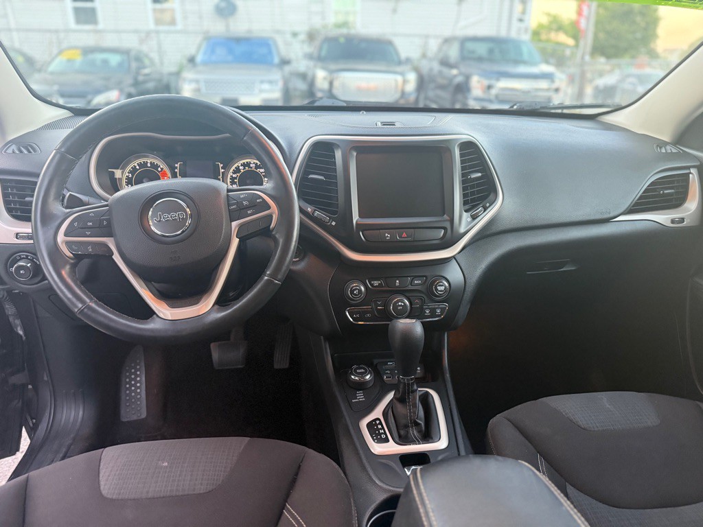 2017 Jeep Cherokee Image 10