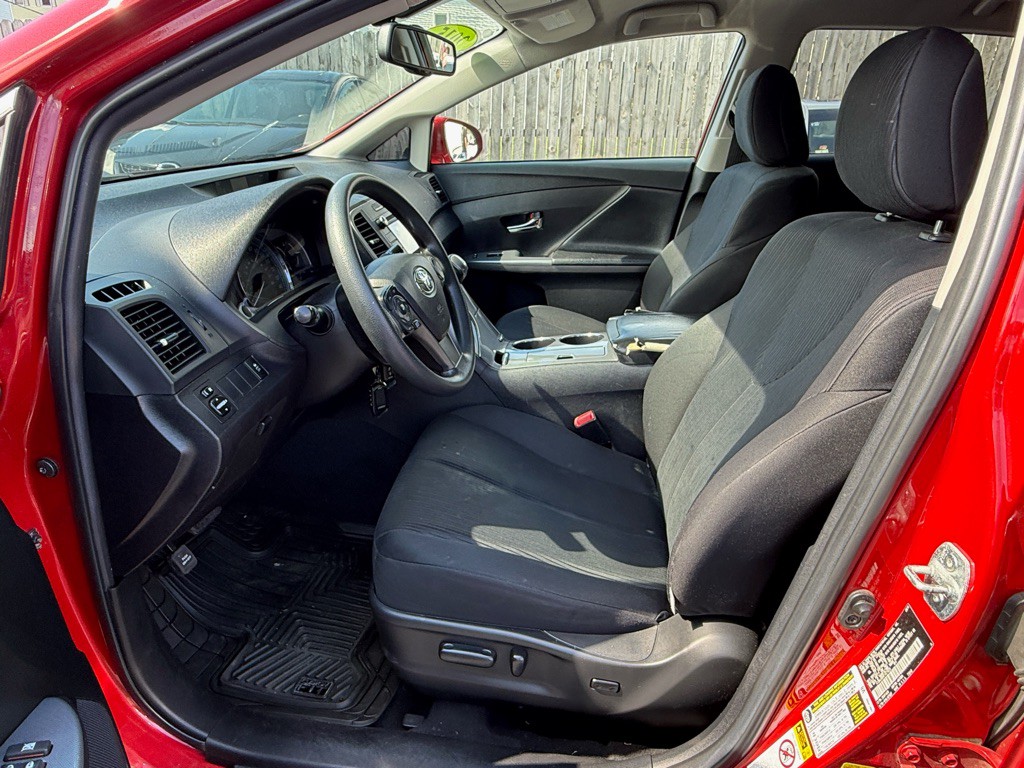 2015 Toyota Venza Image 18