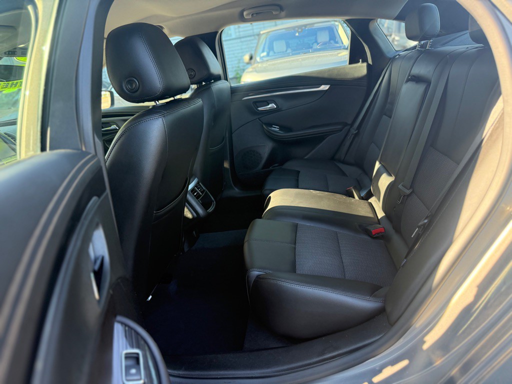 2018 Chevrolet Malibu Image 9