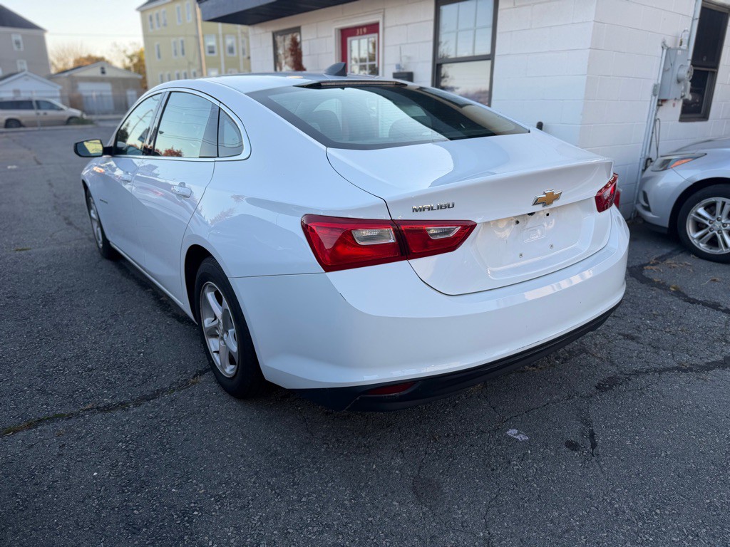 2018 Chevrolet Malibu Image 4