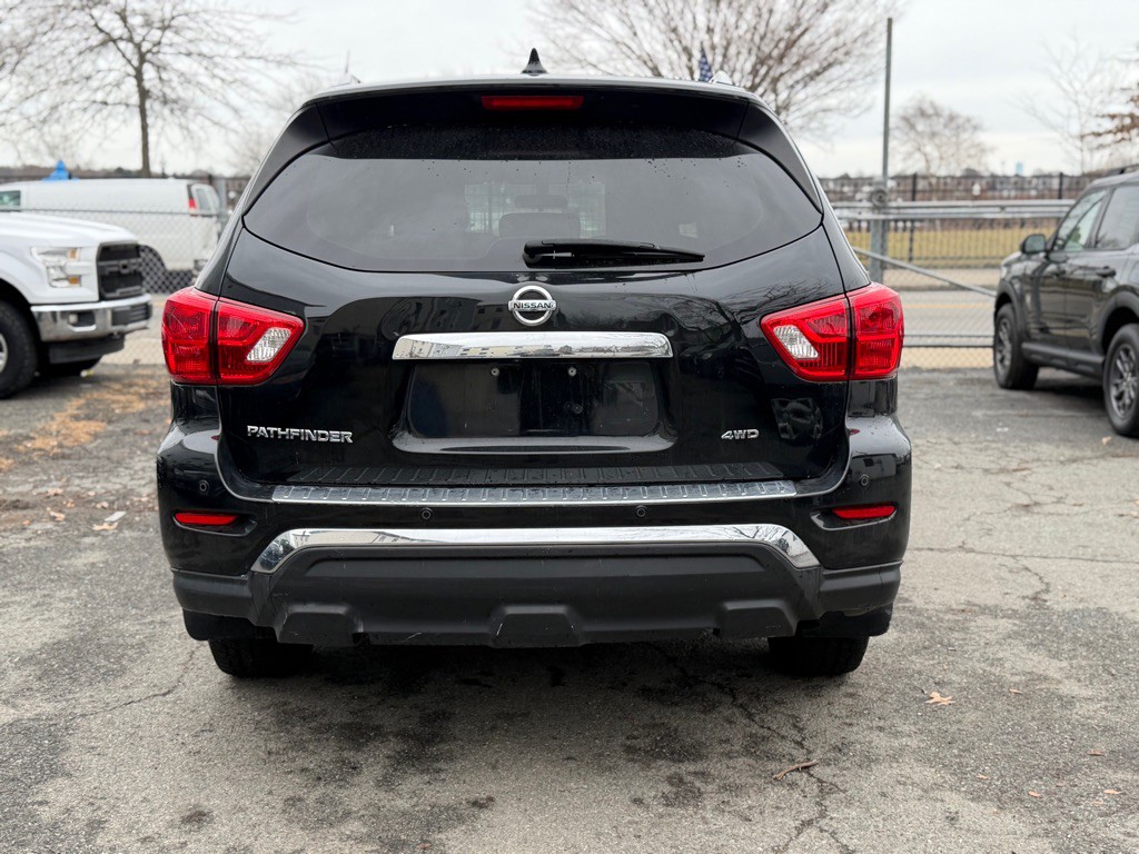 2020 Nissan Pathfinder Image 3