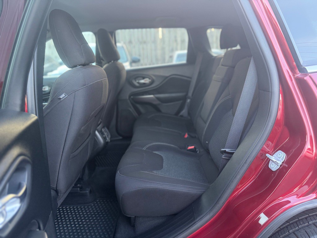 2019 Jeep Cherokee Image 10