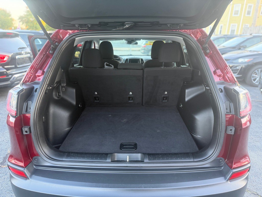 2019 Jeep Cherokee Image 12