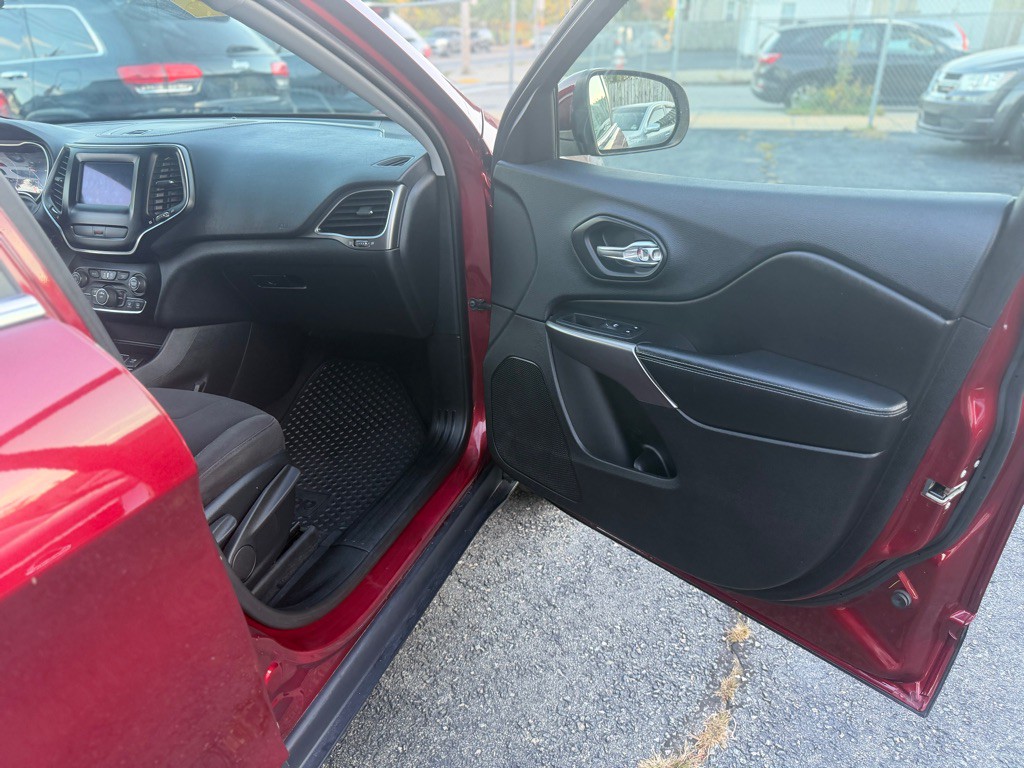 2019 Jeep Cherokee Image 13