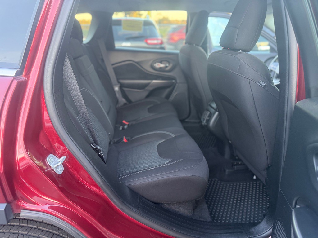 2019 Jeep Cherokee Image 15