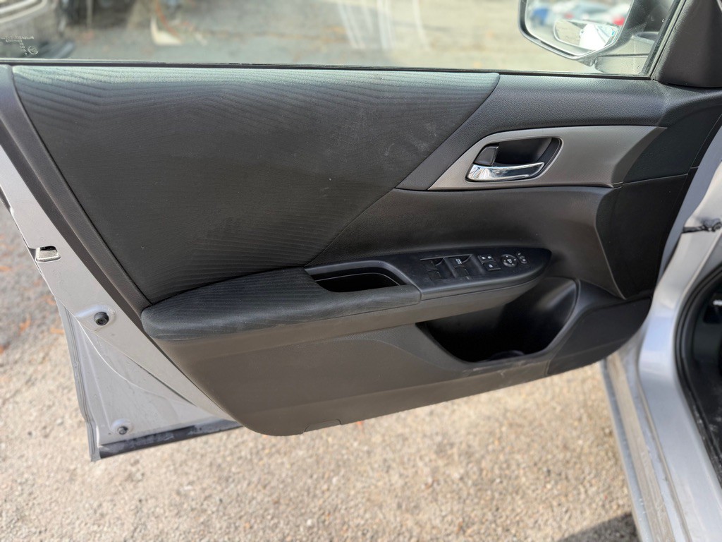 2015 Honda Accord Image 10