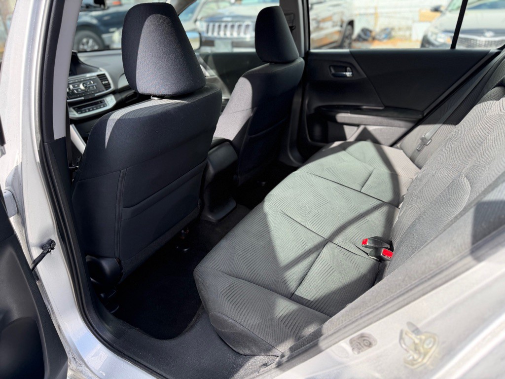 2015 Honda Accord Image 12