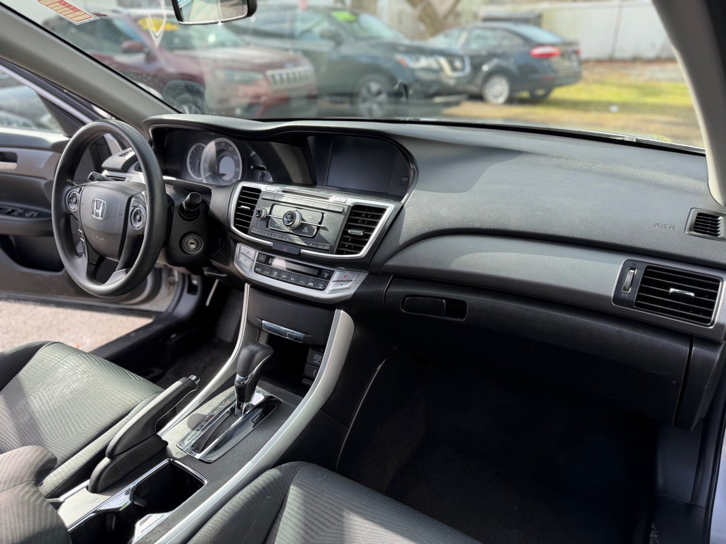 2015 Honda Accord Image 13