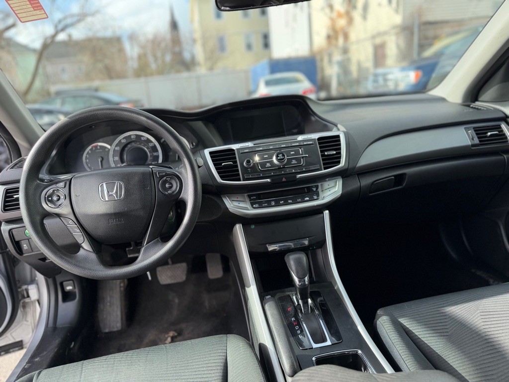 2015 Honda Accord Image 15