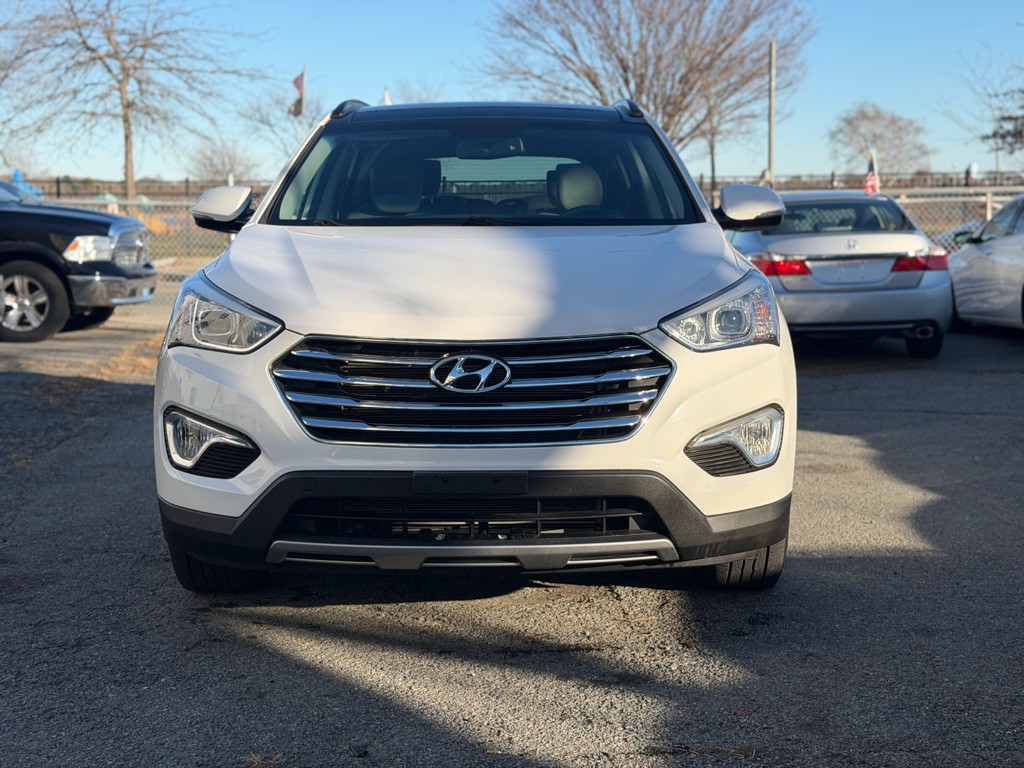 2016 Hyundai Santa Fe Image 2