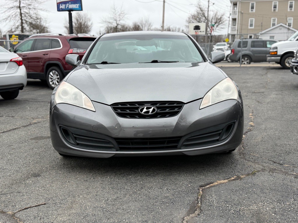 2010 Hyundai Genesis Image 2
