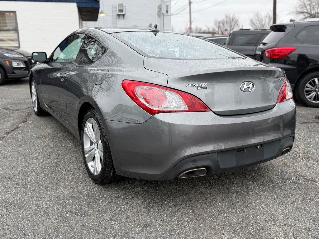 2010 Hyundai Genesis Image 7
