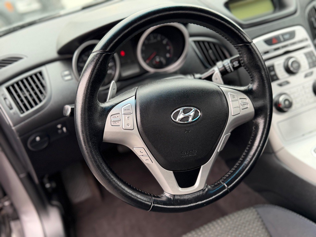2010 Hyundai Genesis Image 15