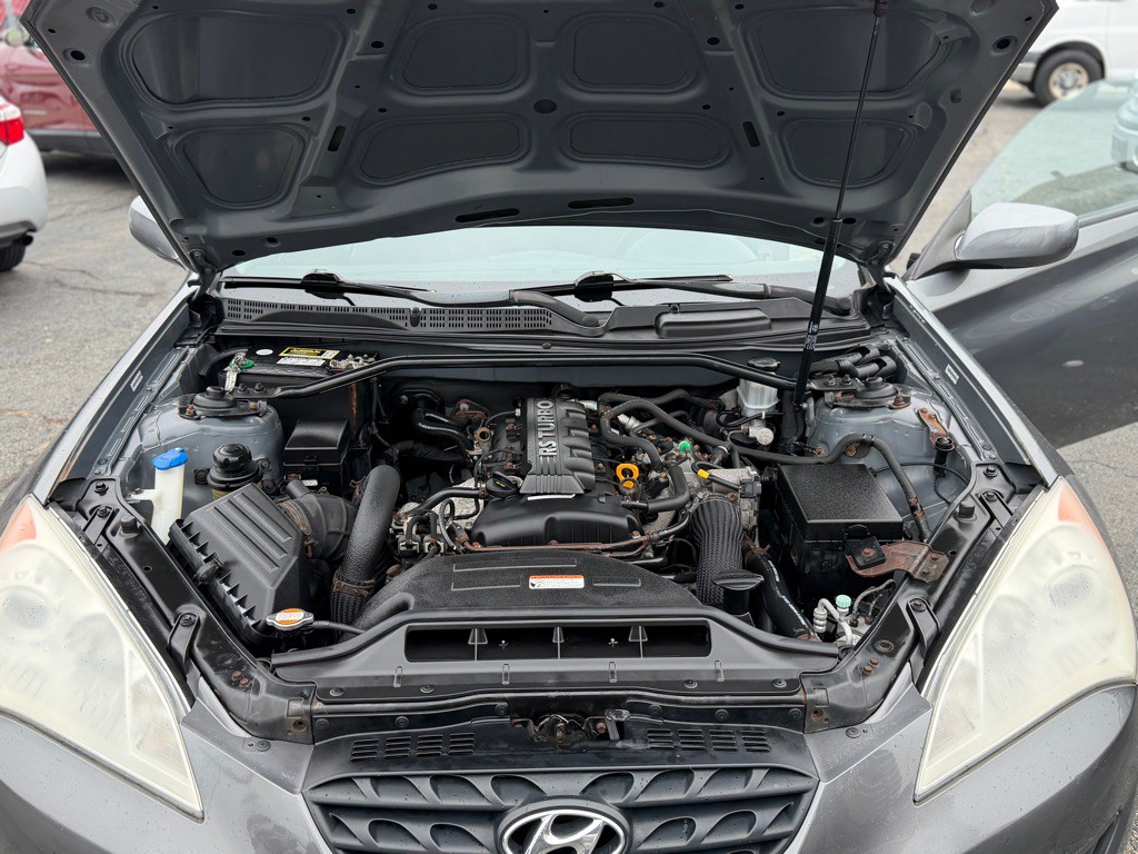 2010 Hyundai Genesis Image 17