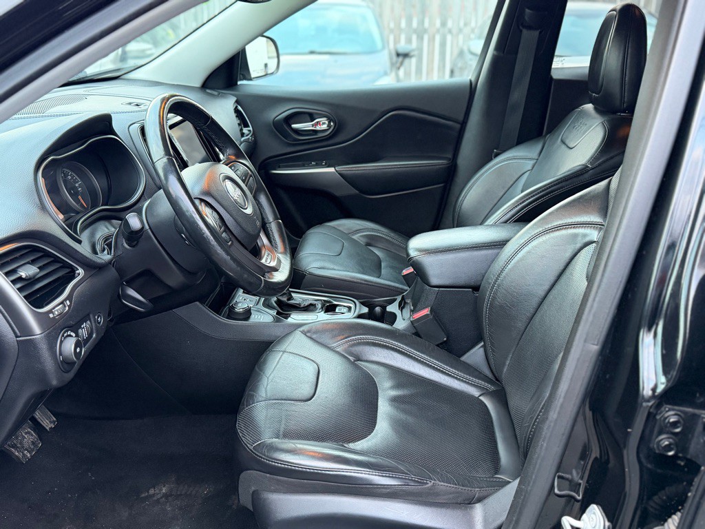 2019 Jeep Cherokee Image 6