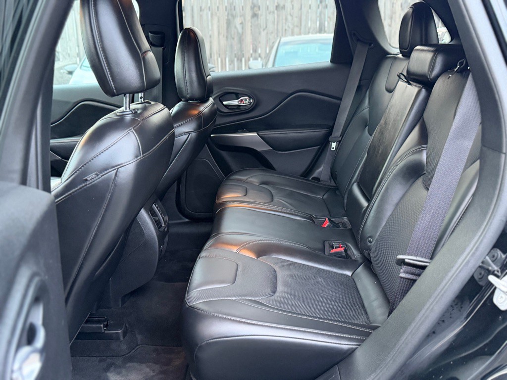 2019 Jeep Cherokee Image 9