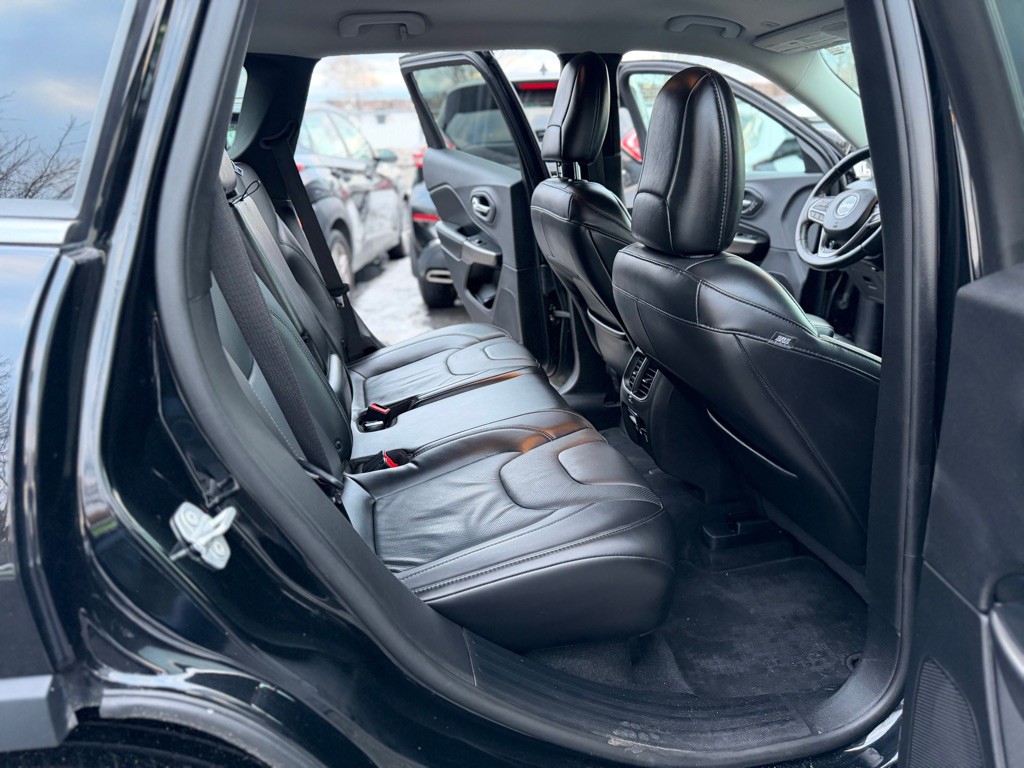 2019 Jeep Cherokee Image 14