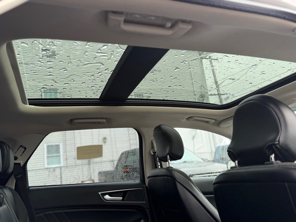 2017 Ford Edge Image 11