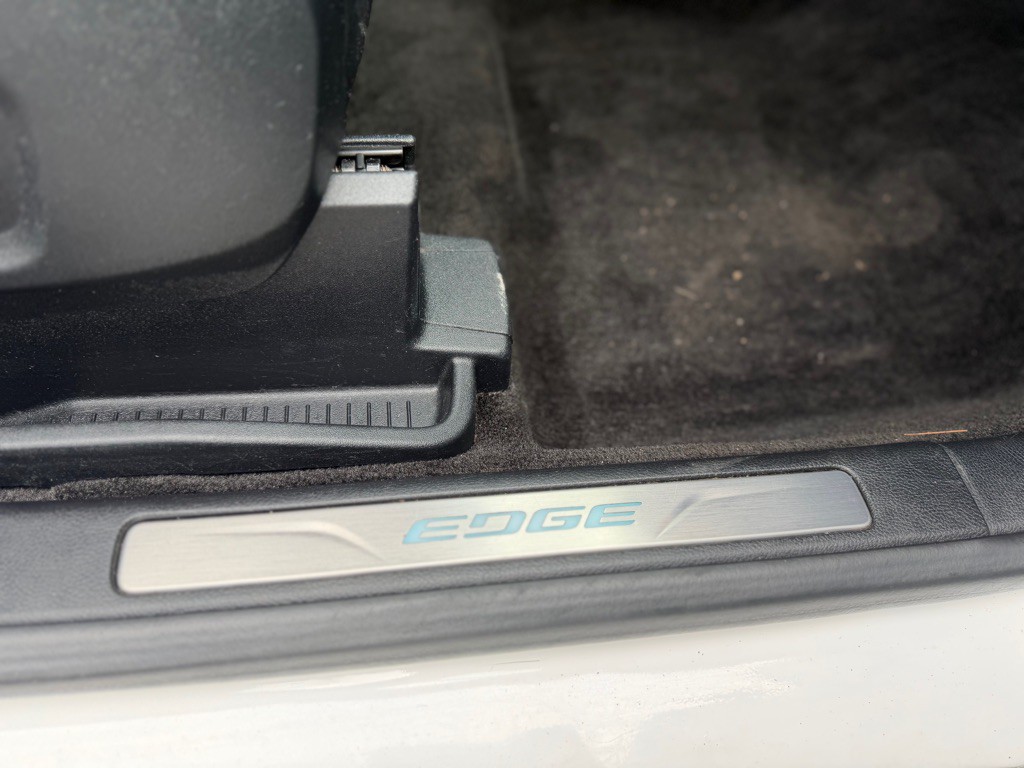 2017 Ford Edge Image 14