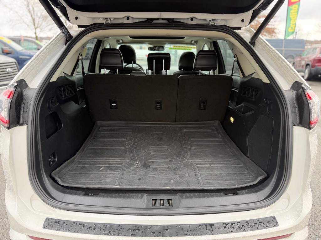 2017 Ford Edge Image 15