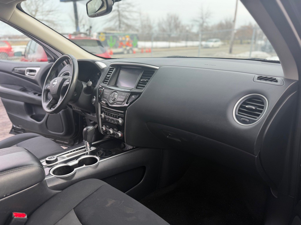 2019 Nissan Pathfinder Image 16