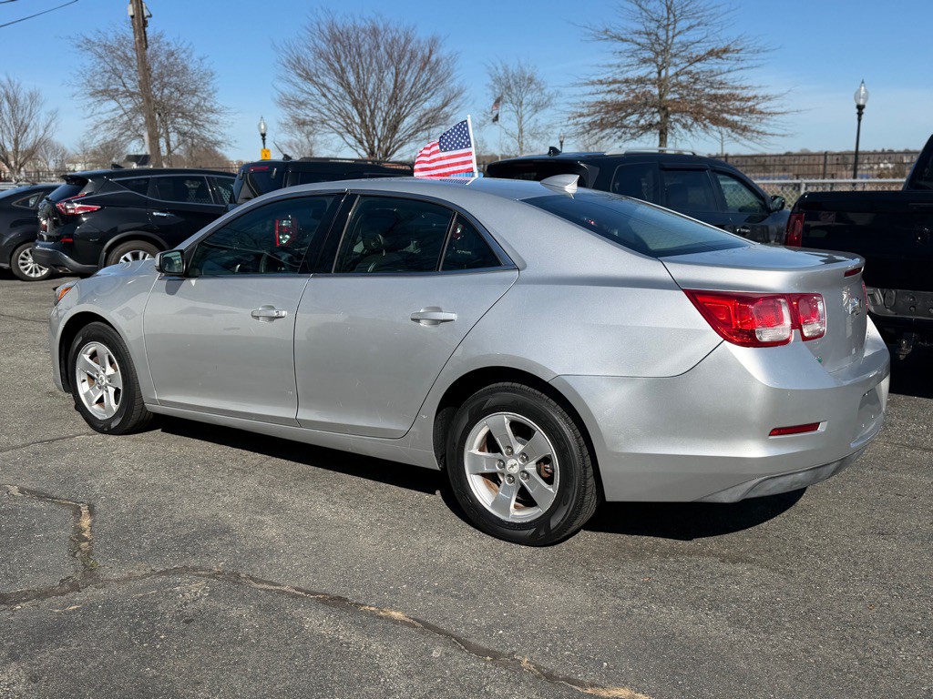 2016 Chevrolet Malibu Image 5