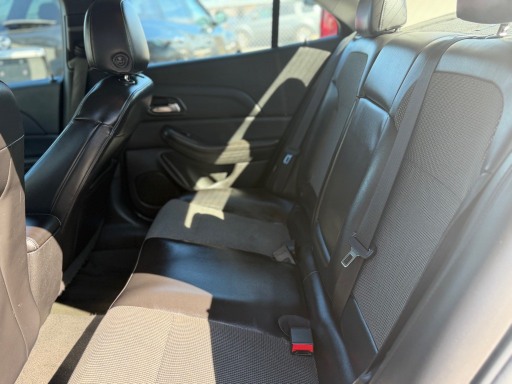 2016 Chevrolet Malibu Image 6