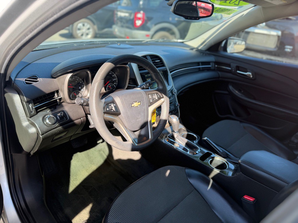 2016 Chevrolet Malibu Image 8
