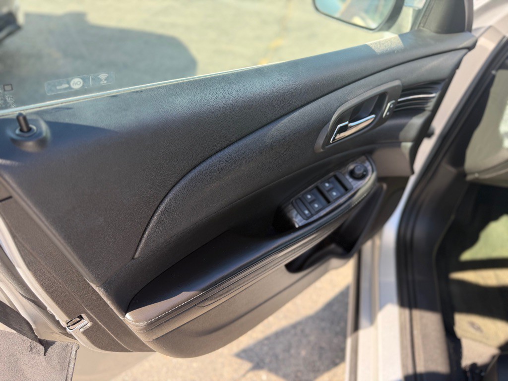 2016 Chevrolet Malibu Image 9