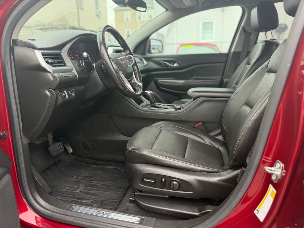 2018 GMC Acadia Image 9