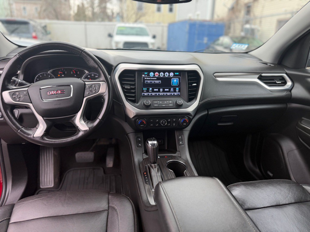 2018 GMC Acadia Image 17