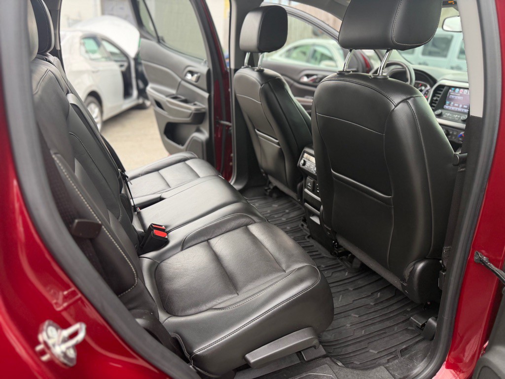 2018 GMC Acadia Image 19