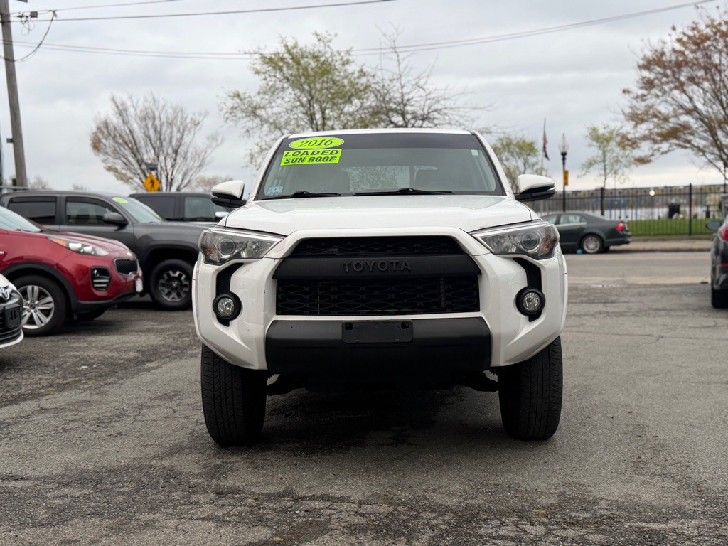2016 Toyota 4Runner Image 2