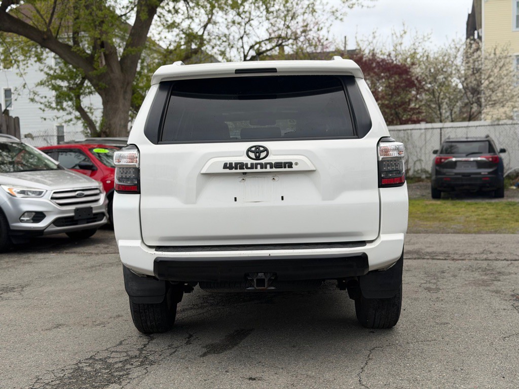 2016 Toyota 4Runner Image 6