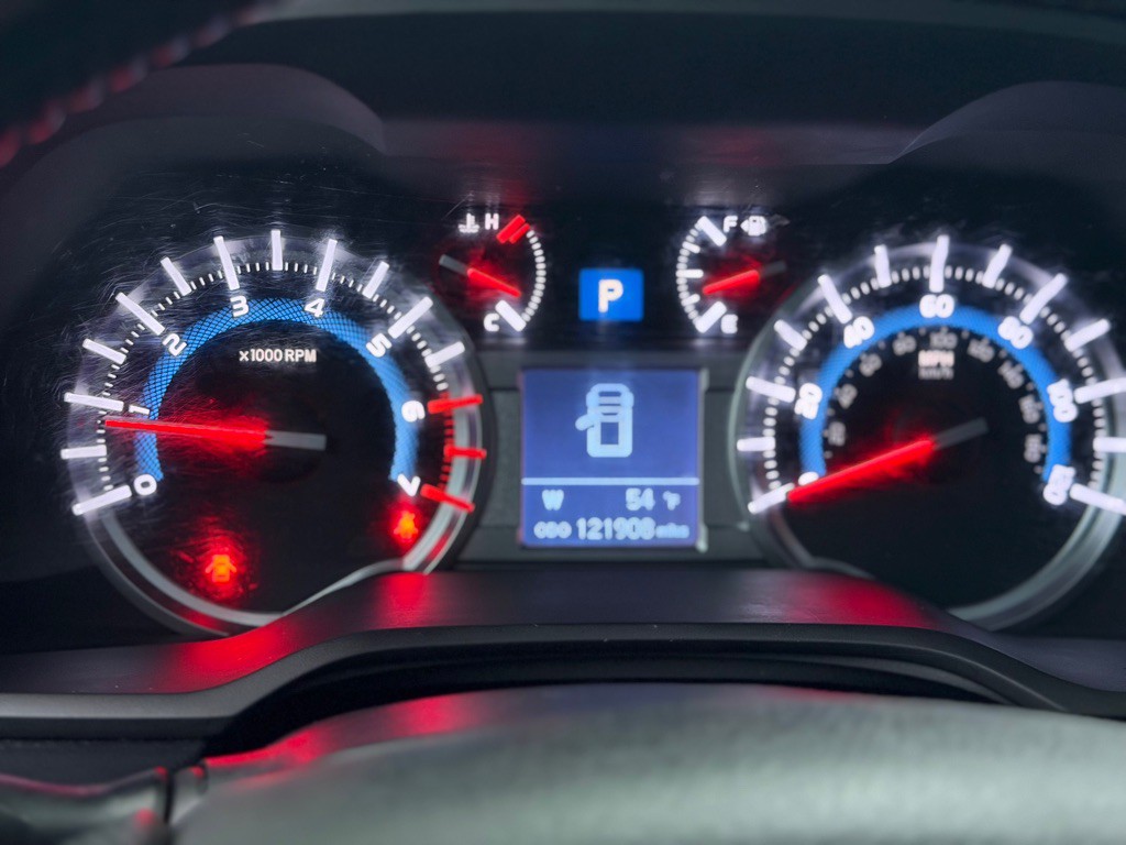 2016 Toyota 4Runner Image 8