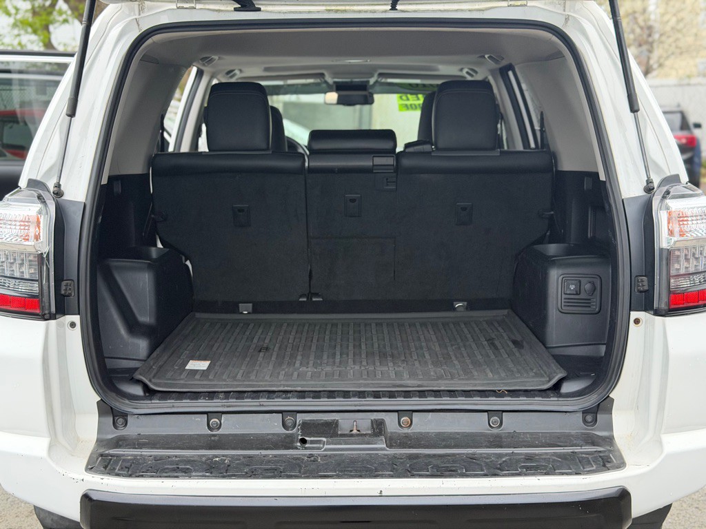 2016 Toyota 4Runner Image 11