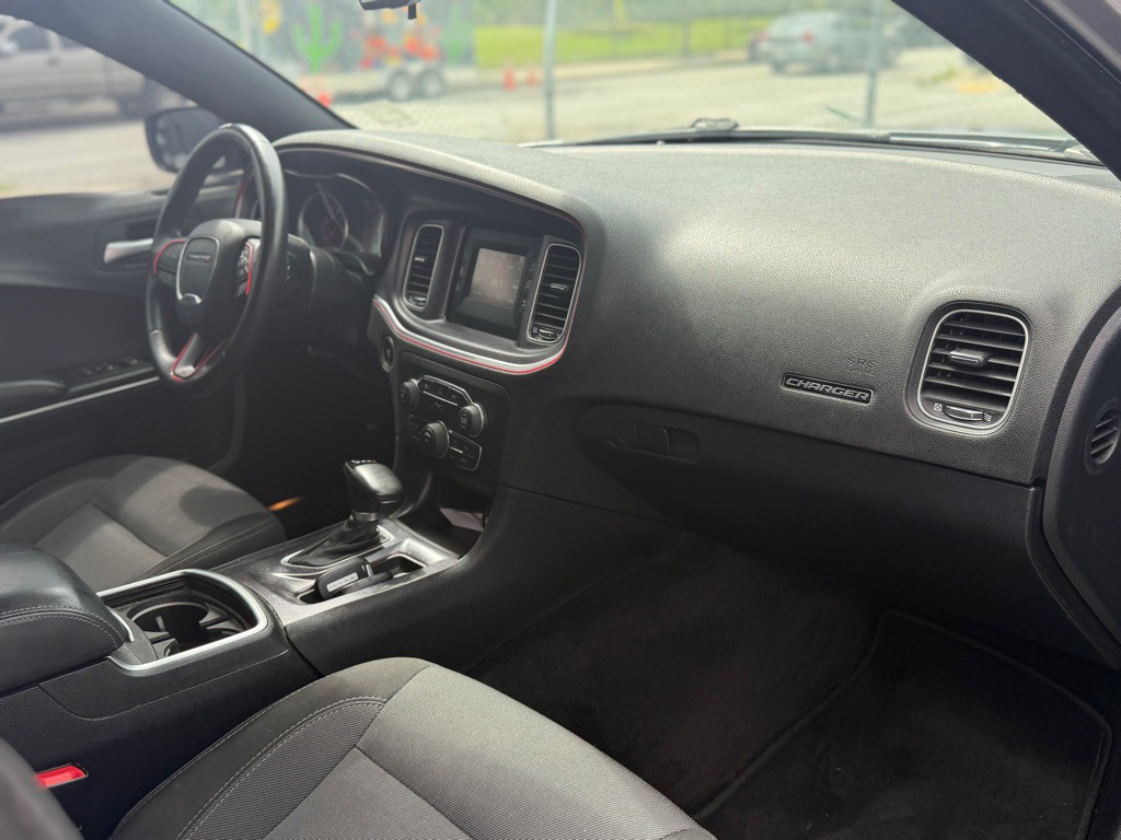 2016 Dodge Charger Image 10