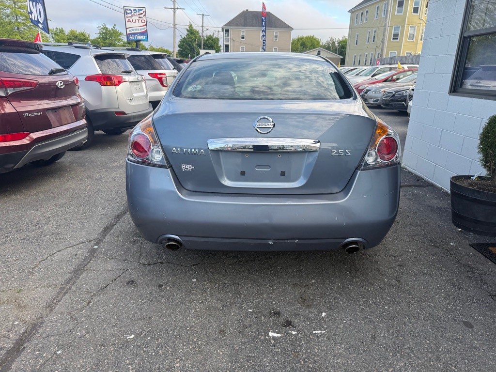2010 Nissan Altima Image 6