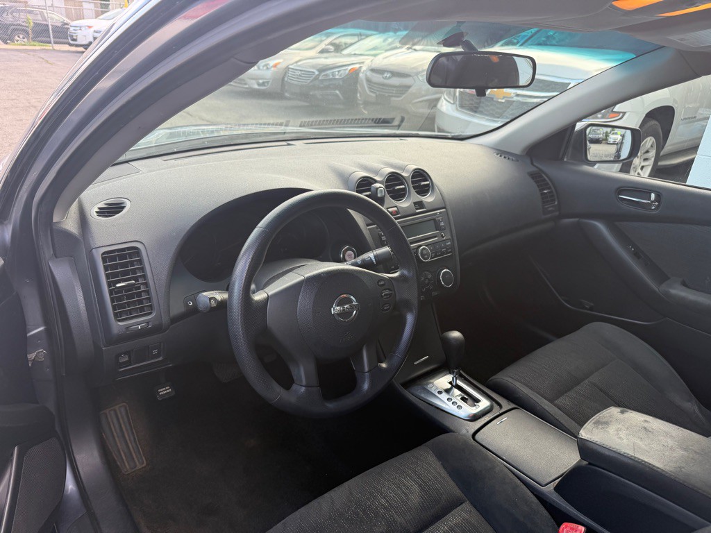 2010 Nissan Altima Image 7