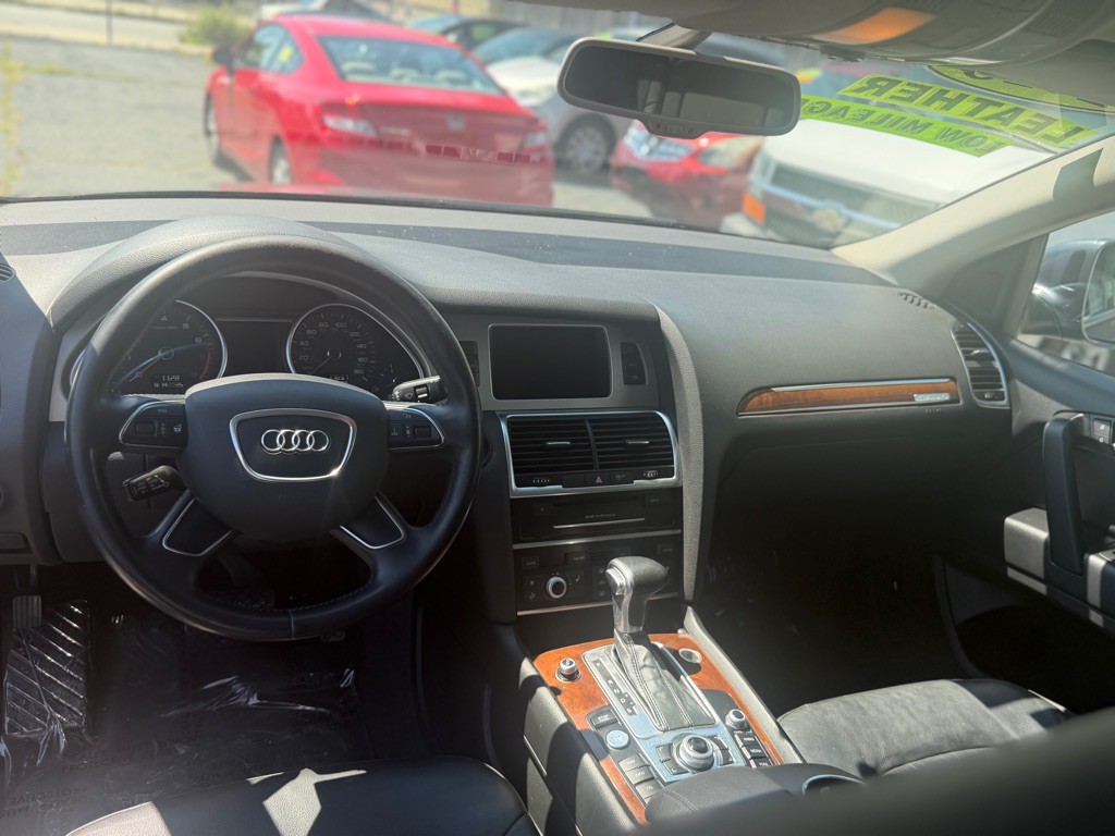 2015 Audi Q7 Image 9