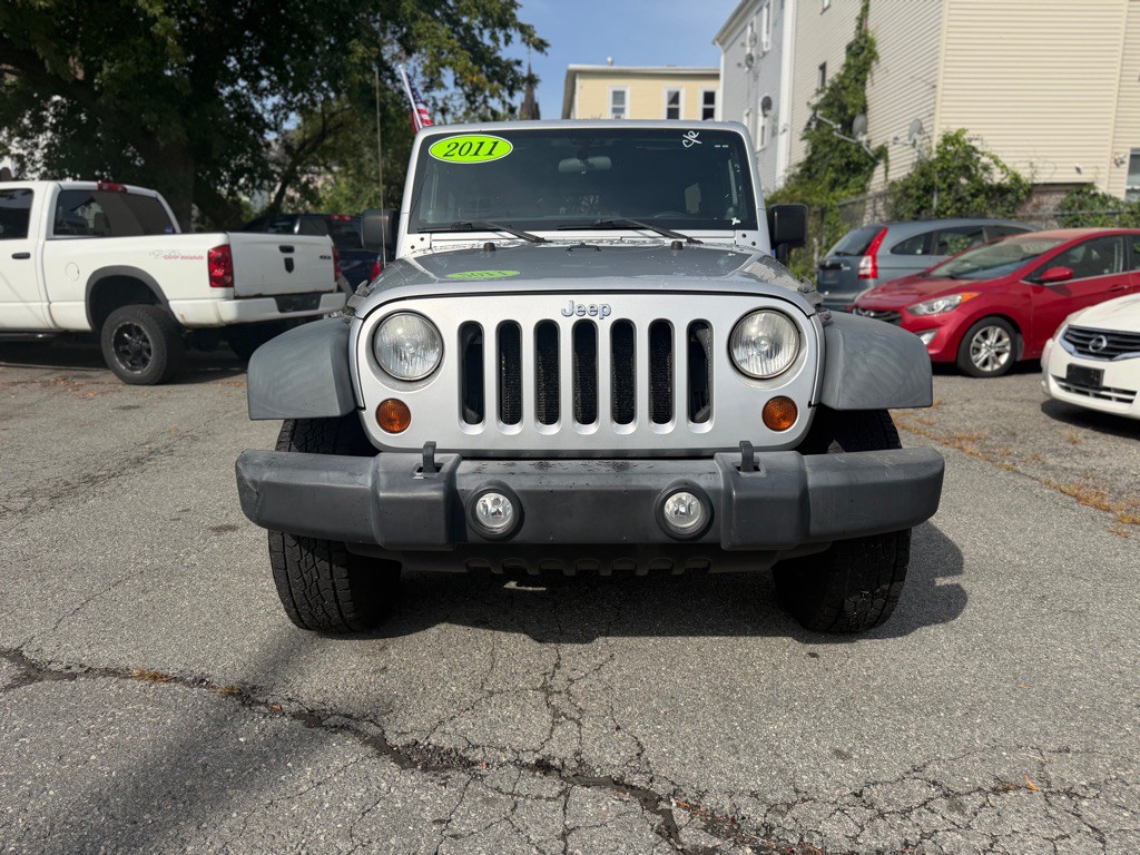 2011 Jeep Wrangler Unlimited Image 2