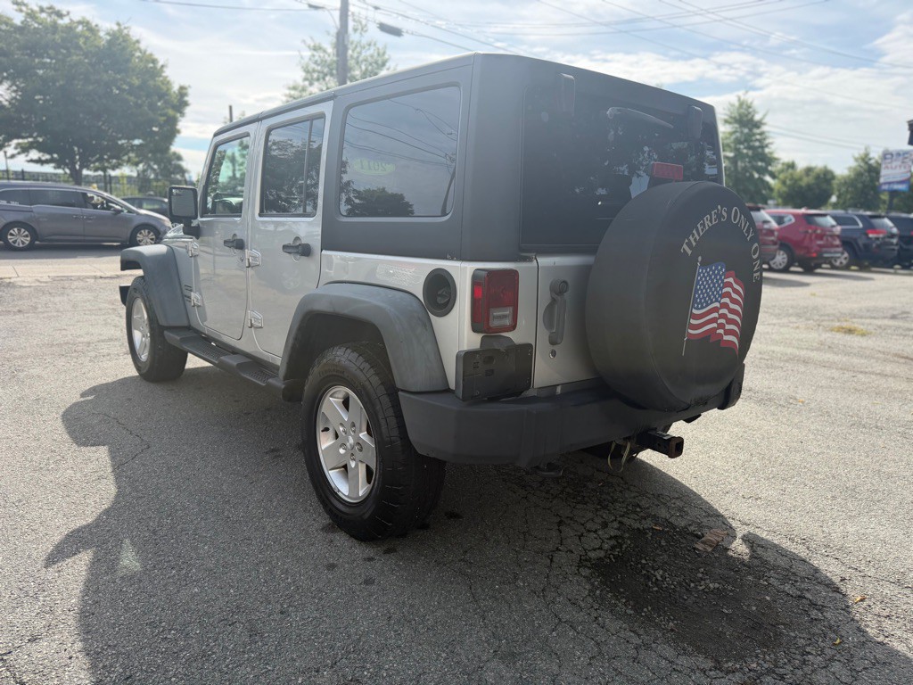 2011 Jeep Wrangler Unlimited Image 7