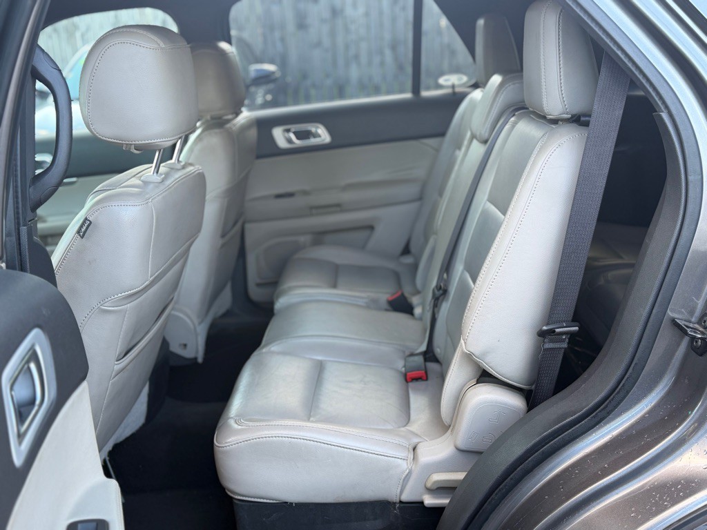2012 Ford Explorer Image 9