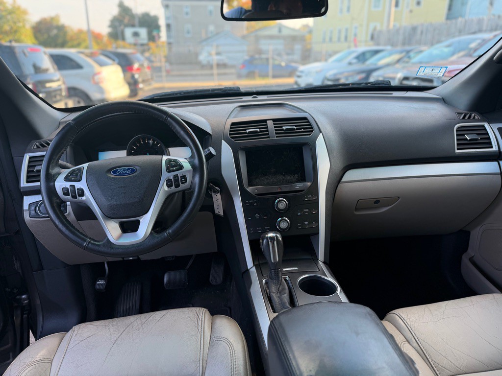 2012 Ford Explorer Image 10