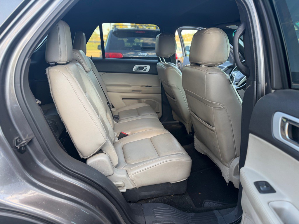2012 Ford Explorer Image 11