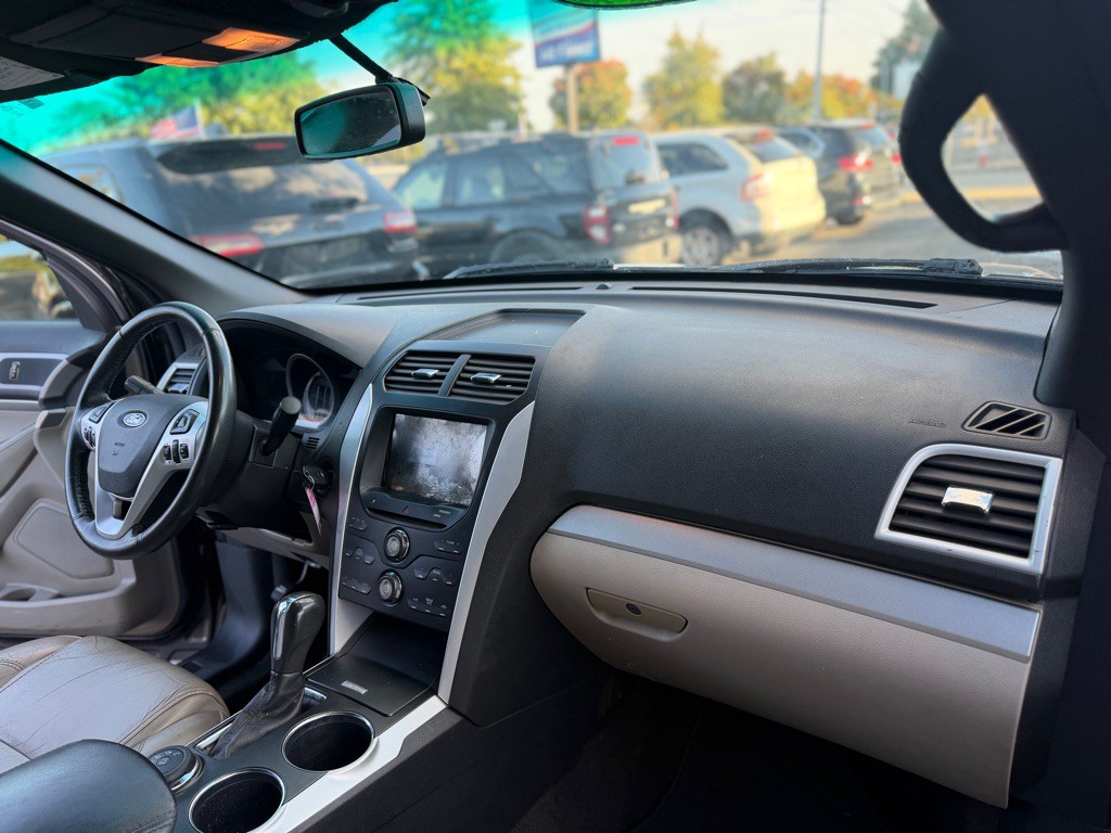 2012 Ford Explorer Image 12