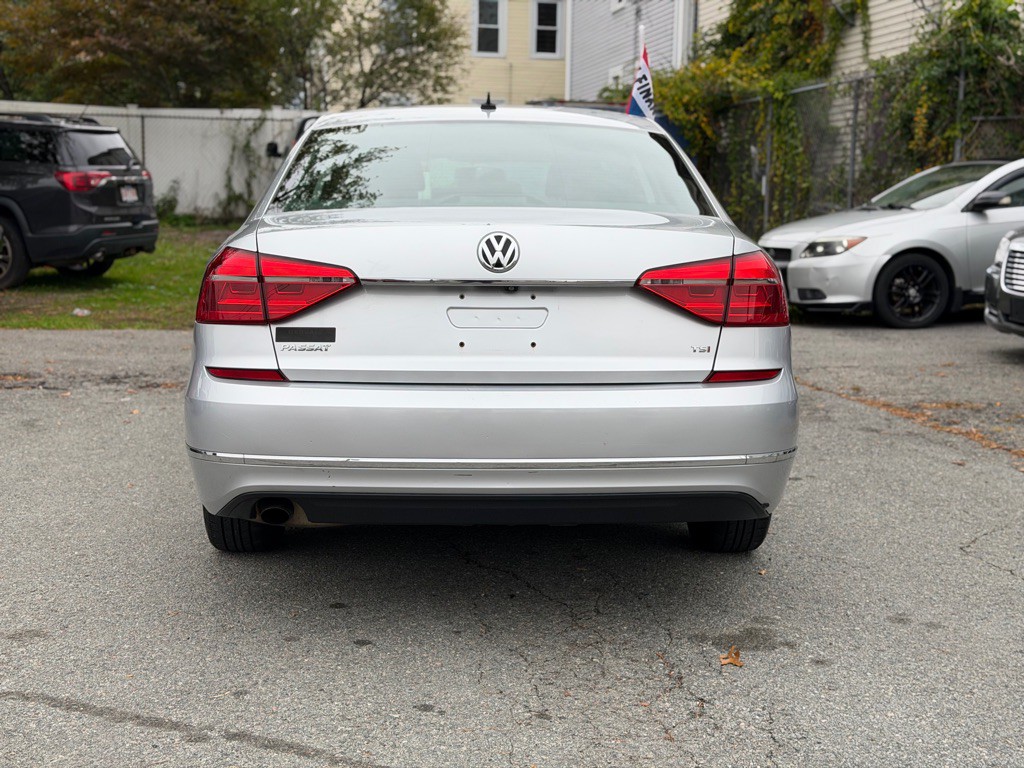 2016 Volkswagen Passat Image 5